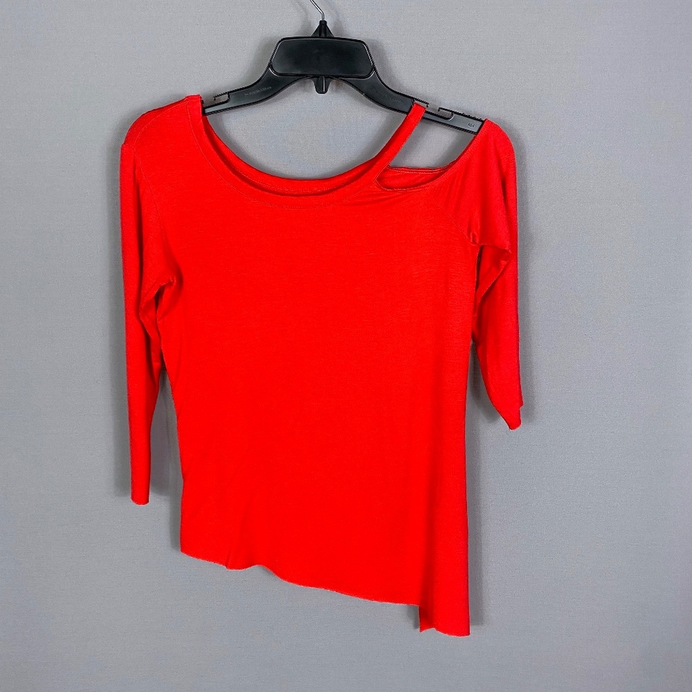 BAILEY 44 Womens Asymmetrical Cut Out Cold Shoulder Tee in RED Size XS N…